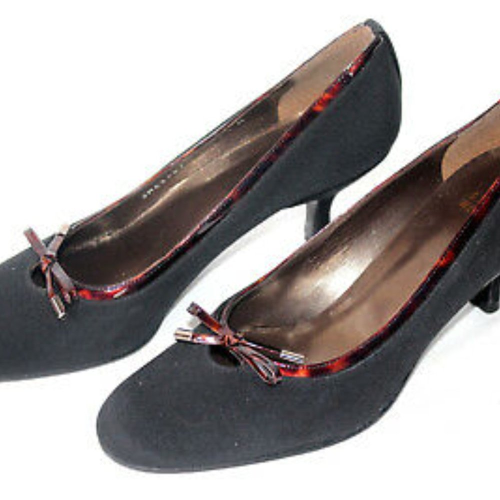 Stuart Weitzman Microfiber Kitten Heel Pumps 7.5 - Picture 3 of 10
